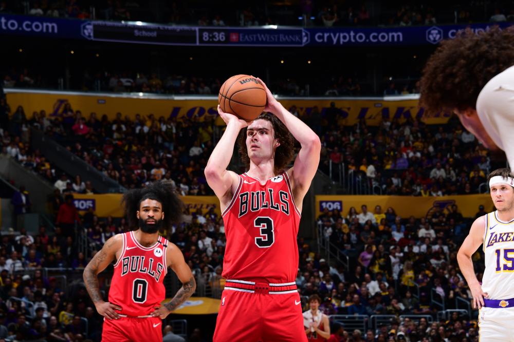 太阳报走访出售原味球衣公司的仓库：汗臭味强烈却不令人反感